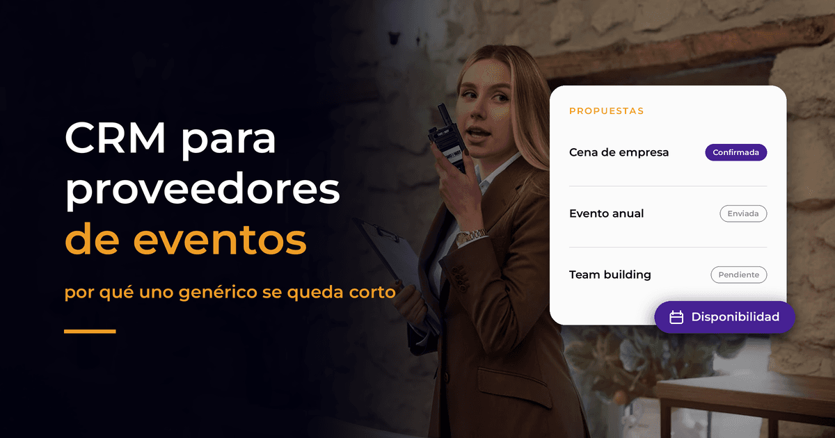 Coordinadora de eventos supervisando un montaje junto a la lista de propuestas de un CRM para proveedores